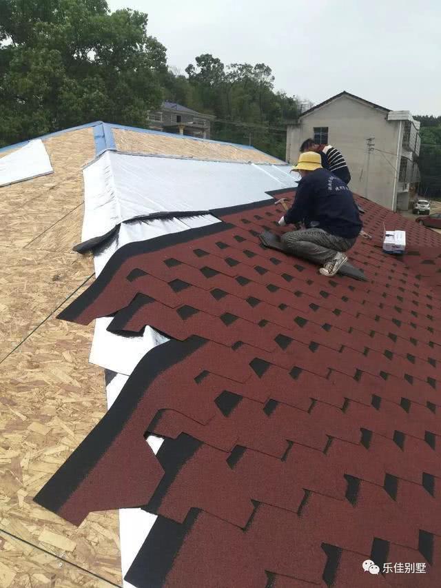 坡屋頂現澆完還要做防水、保溫才能掛瓦？難怪農村包工頭都這么說